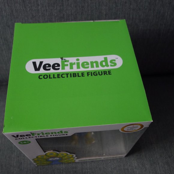 VeeFriends Practical Peacock Collectible Figure Made for Macy's - Picture 5 of 7
